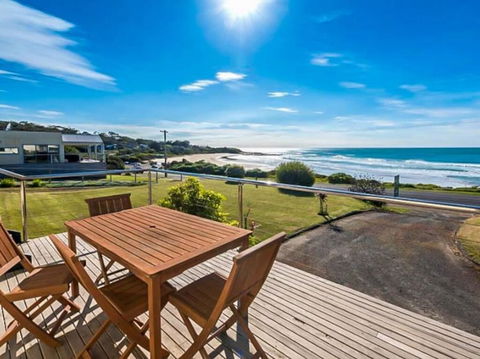 MAVI BEACH HOUSE - Beachfront, Wifi, Views - Accommodation Georgetown 0