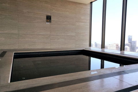 Melbourne CBD Apartment With Luxury Private Facilities - Accommodation Georgetown 1