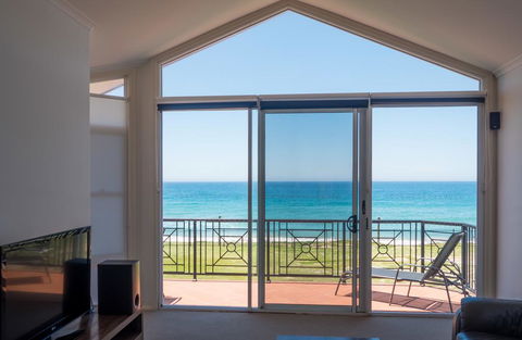 Meridian Beachside Apartments - Accommodation Georgetown 0