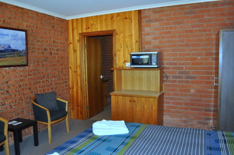 Merrijig Motor Inn - Accommodation Georgetown 2