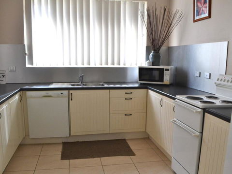Miami Court 5 - Accommodation Georgetown 1