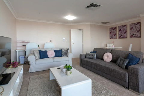 Milsons Point Apartment With Harbour Bridge Views - Accommodation Georgetown 0