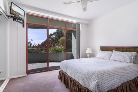 Mitchell Pde 2/1a - Fathoms - Accommodation Georgetown 2