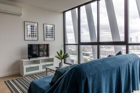 Modern 1 Bedroom Apartment With Rooftop Terrace And Spa - Accommodation Georgetown 2