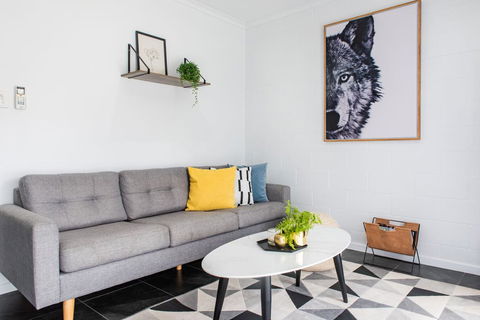 Modern Beach Front Apartment - Accommodation Georgetown 2