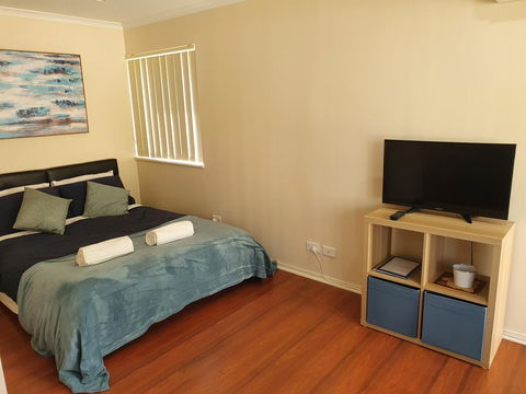 Modern Cosy Studio Close To QEH + Adelaide CBD + Airport + Beaches - Accommodation Georgetown 0