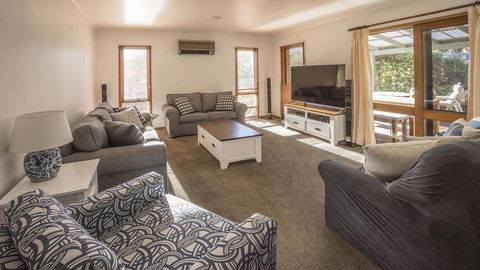 Mollymook Fantastic Holiday House - Accommodation Georgetown 1