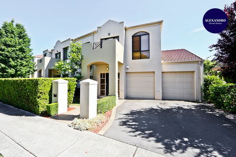 MOMENTS FROM BRADDON & ANU SPACIOUS And RELAXED - Accommodation Georgetown 2