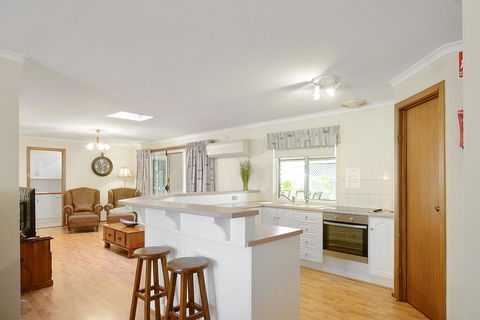 Moonta Bay Accommodation - Accommodation Georgetown 3