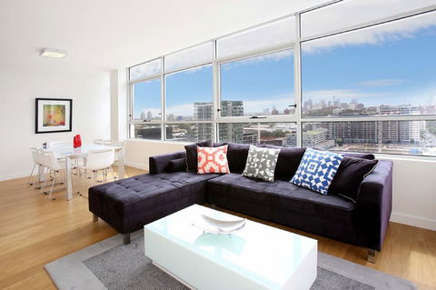 Moore To See - Modern And Spacious 3BR Zetland Apartment With Views Over Moore Park - Accommodation Georgetown 2
