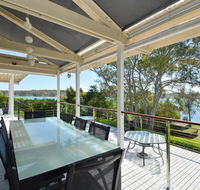Morisset Bay Waterfront Views Lake House looking over Trinity Marina - Accommodation Georgetown