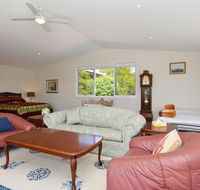 Morisset Waterfront 1bdr Studio looking over Trinity Marina - Accommodation Georgetown