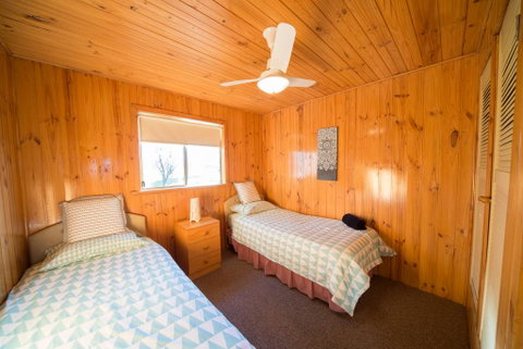 Mundic Waterfront Cottages - Accommodation Georgetown 3