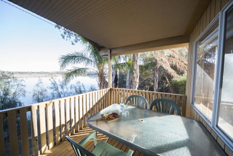 Mundic Waterfront Cottages - Accommodation Georgetown 0