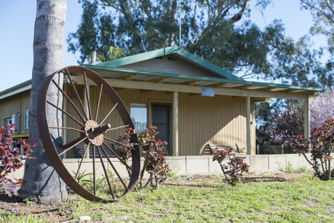 Mundic Waterfront Cottages - Accommodation Georgetown 1