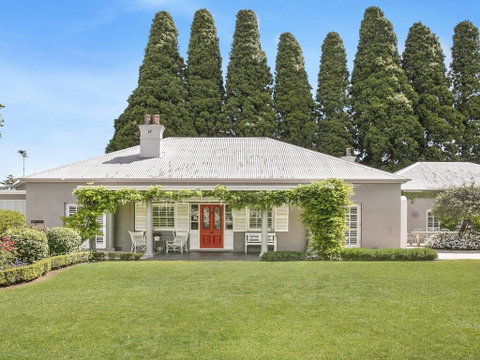 Nattai Lodge - House & Cottage In Beautiful Garden - Accommodation Georgetown 0