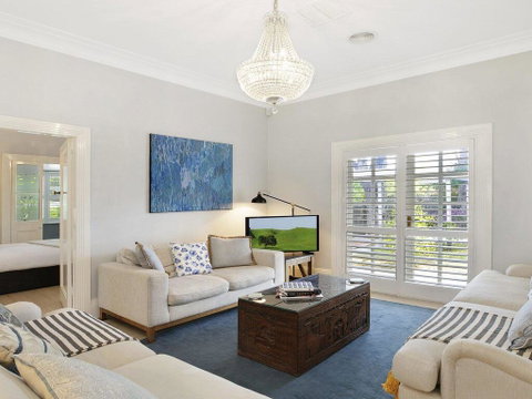 Nattai Lodge - House & Cottage In Beautiful Garden - Accommodation Georgetown 3