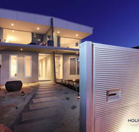 Nautilus Villa Luxury Retreat modern large double beachfront townhouse water views - Accommodation Georgetown