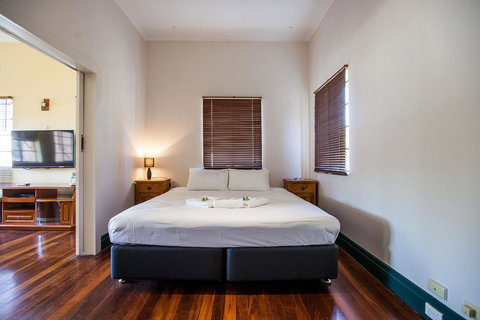 Captain Stirling Hotel - Accommodation Georgetown 1