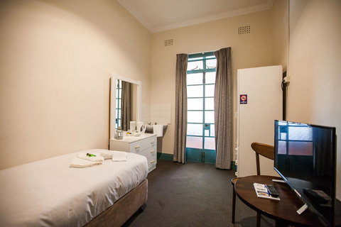 Captain Stirling Hotel - Accommodation Georgetown 3