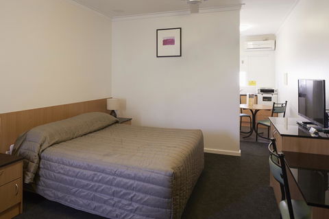 Baileys Parkside Motel By VetroBlu - Accommodation Georgetown 9
