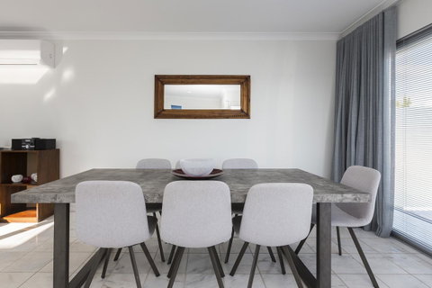 Cottesloe Beach House II - Accommodation Georgetown 5