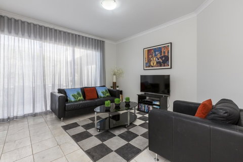 Cottesloe Beach House II - Accommodation Georgetown 7