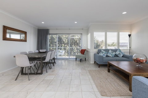 Cottesloe Beach House II - Accommodation Georgetown 0