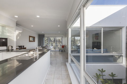 Cottesloe Beach House II - Accommodation Georgetown 3