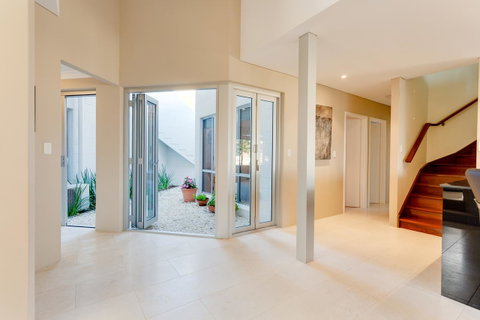 Cottesloe Contemporary Villa - Accommodation Georgetown 11