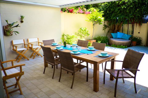 Cottesloe Artist's Beach Retreat - Accommodation Georgetown 2