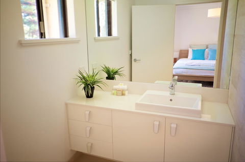 Cottesloe Artist's Beach Retreat - Accommodation Georgetown 20