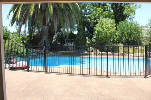 Jacaranda Hideaway Bed & Breakfast - Accommodation Georgetown 9