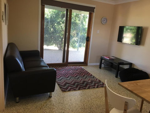 Swan Valley Sisters - Accommodation Georgetown 5