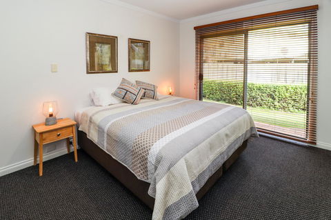 Bayshore Beachside Resort - Accommodation Georgetown 1