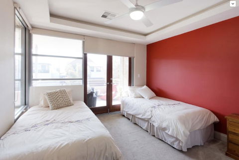 Adele's Luxury South Beach Apartment With King Bed - Accommodation Georgetown 7