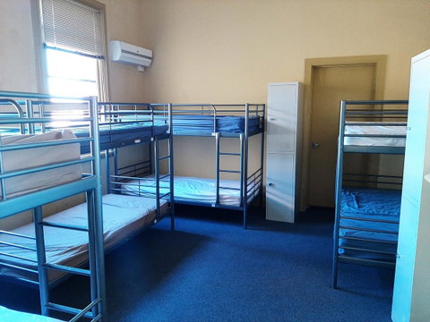 Fremantle Beach Backpackers - Accommodation Georgetown 6