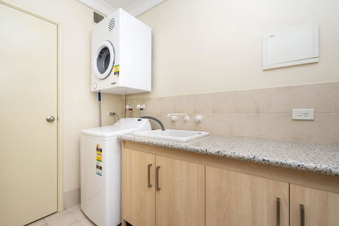 Oversized Eastend Sleeps 6 Free PARKING+POOL WIFI - Accommodation Georgetown 12