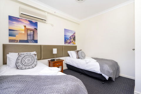 Oversized Eastend Sleeps 6 Free PARKING+POOL WIFI - Accommodation Georgetown 19