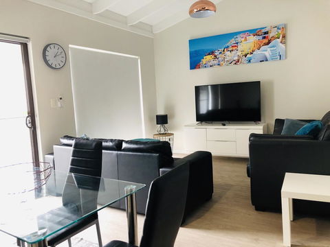 West Beach Lagoon 218 - Outstanding Value! - Accommodation Georgetown 1