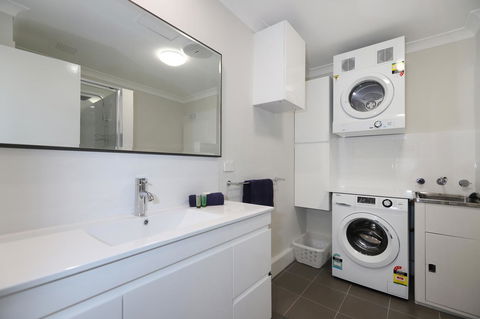 West Beach Lagoon 218 - Outstanding Value! - Accommodation Georgetown 11