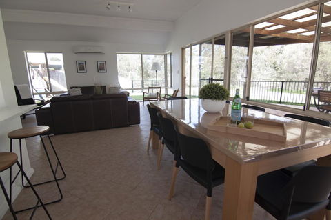 Stableford Cottage Holiday Home Dunsborough - Accommodation Georgetown 12