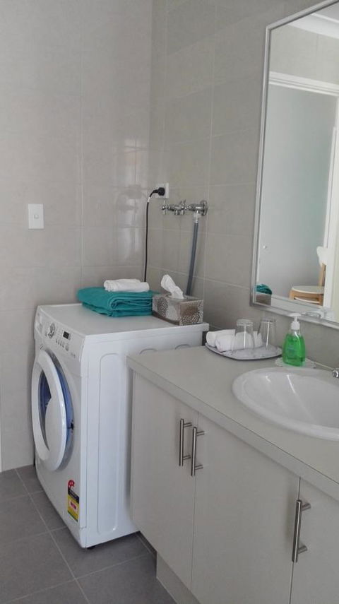 Alkimos Beach Cottage - Accommodation Georgetown 11