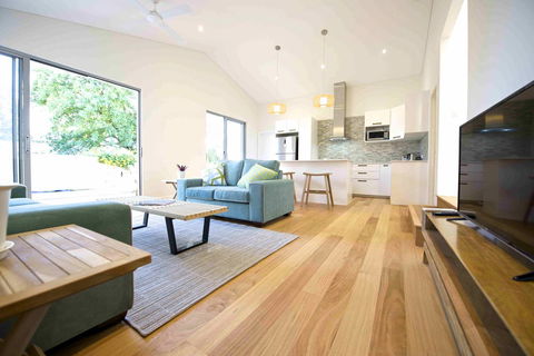 Sunny Blinco Street House - Accommodation Georgetown 1