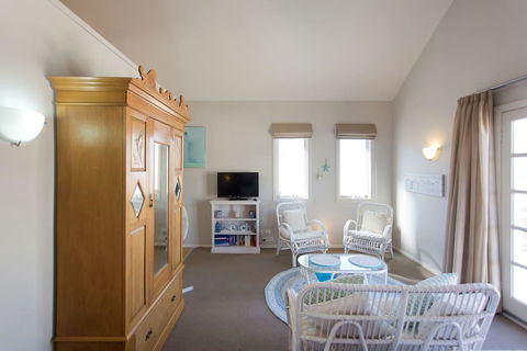 Fremantle Local Beach Studio - Accommodation Georgetown 2