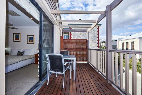 Fremantle Townhouse Unit 6 - Accommodation Georgetown 10