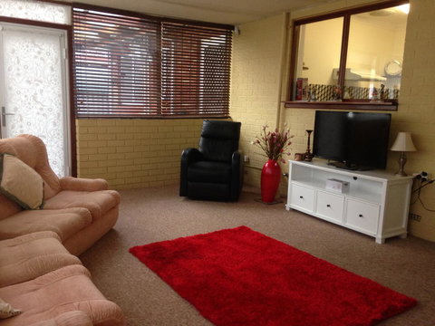 â˜… Stylish Family Home! â˜… - Accommodation Georgetown 3