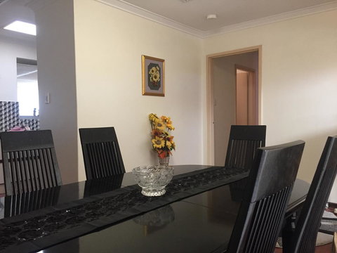 â˜… Stylish Family Home! â˜… - Accommodation Georgetown 7