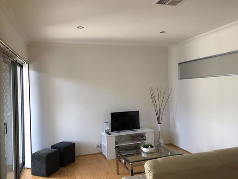 Gerring Court With Free 1 Car Bay Parking - Accommodation Georgetown 13