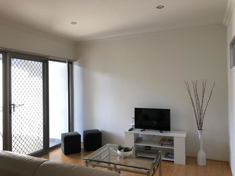 Gerring Court With Free 1 Car Bay Parking - Accommodation Georgetown 12